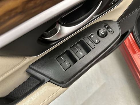 Used 2017 Honda CR-V Touring image 19