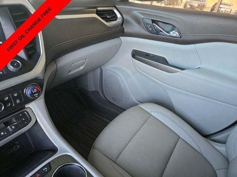 Used 2023 GMC Acadia SLT FWD image 28