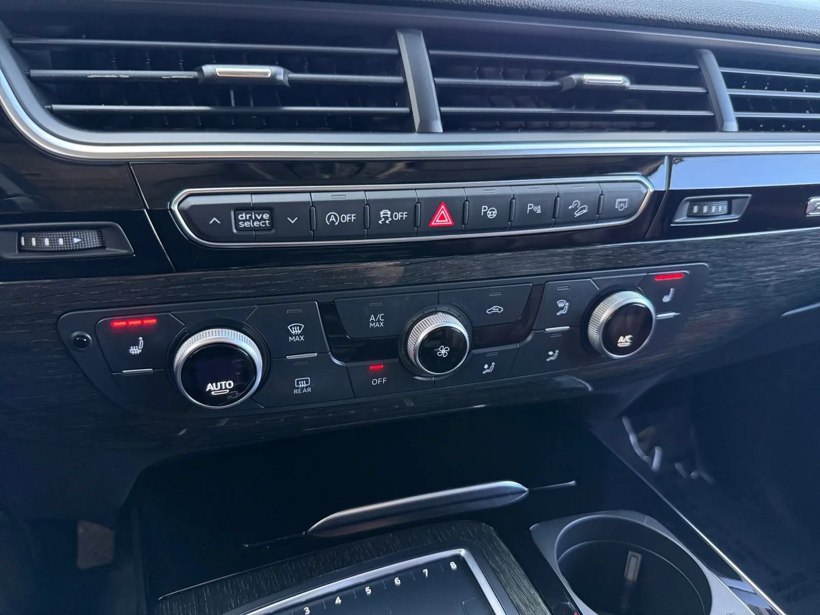 Used 2019 Audi Q7 3.0T Premium Plus w/ Premium Plus Package AWD/4WD image 37