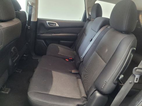 Used 2019 Nissan Pathfinder SV image 18