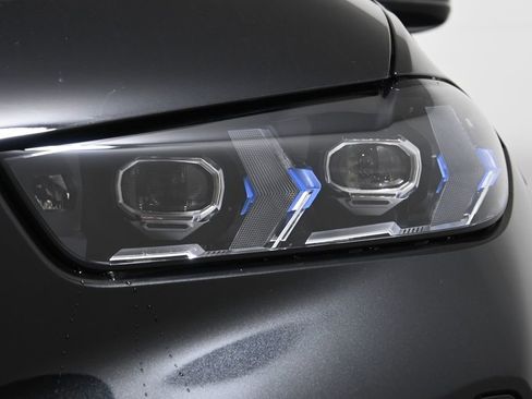 New 2026 BMW X6 xDrive40i w/ Climate Comfort Package image 11