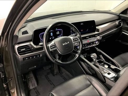 Used 2025 Kia Telluride S FWD image 15