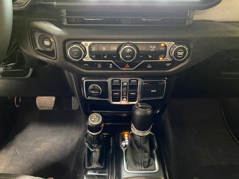 Used 2024 Jeep Gladiator Sport AWD/4WD image 41