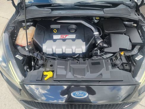 Used 2015 Ford Focus ST w/ Equipment Group 402A FWD image 9