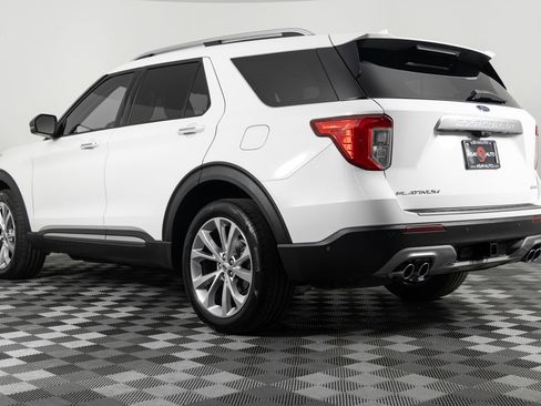 Used 2021 Ford Explorer Platinum w/ Equipment Group 601A image 4