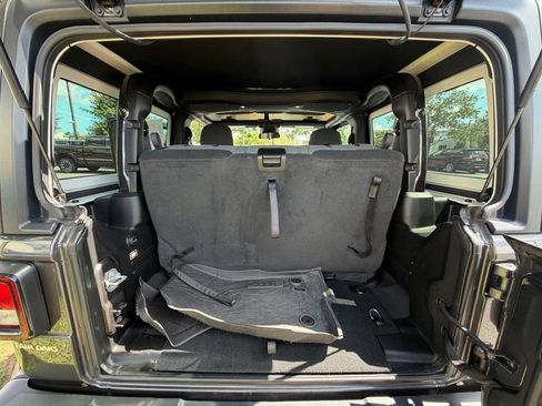 Used 2024 Jeep Wrangler Sport AWD/4WD image 31