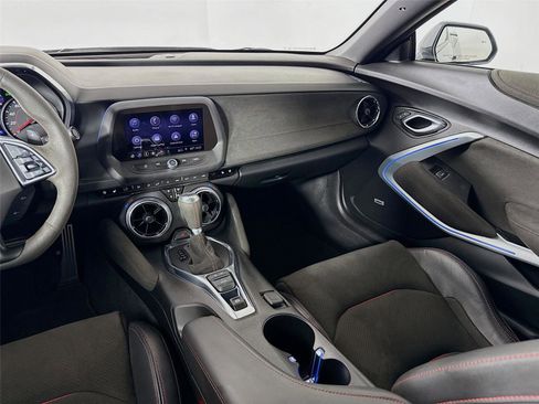 Used 2019 Chevrolet Camaro ZL1 RWD image 25