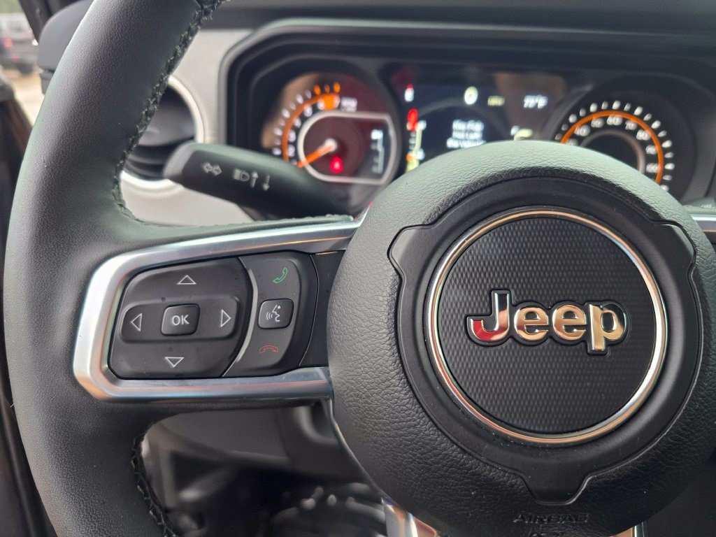 Used 2026 Jeep Wrangler Unlimited Sahara AWD/4WD image 16