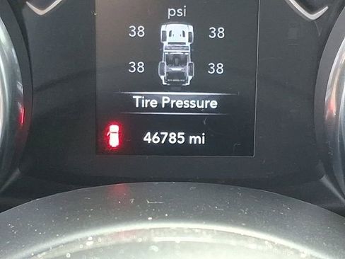 Used 2023 Jeep Wrangler Sport S image 19