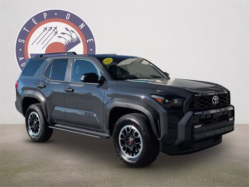 Used 2025 Toyota 4Runner TRD Off-Road Premium image 2