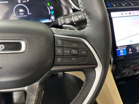 Used 2023 Jeep Grand Cherokee 4WD 4xe w/ Luxury Tech Group II image 16