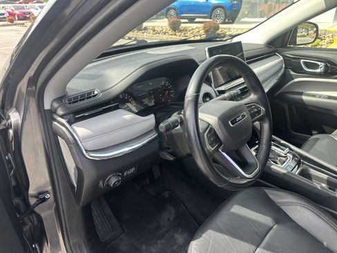 Used 2022 Jeep Compass Limited image 15