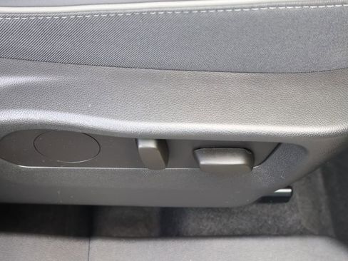 Used 2023 Buick Envision Avenir AWD/4WD image 45