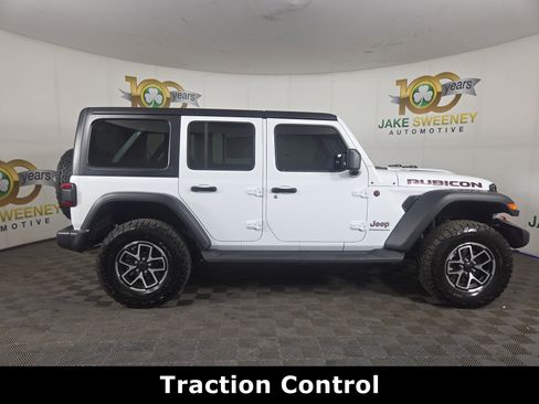 Used 2026 Jeep Wrangler Unlimited Rubicon AWD/4WD image 11