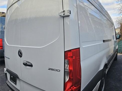 New 2025 Mercedes-Benz Sprinter 2500 image 3