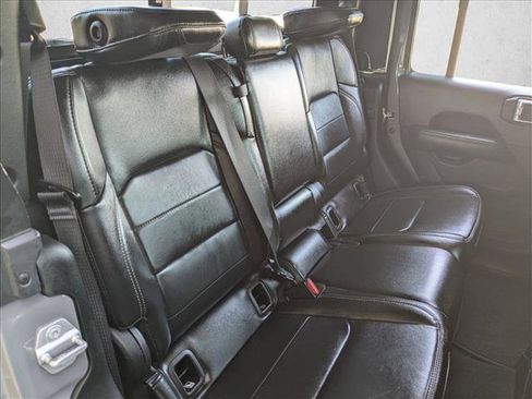 Used 2021 Jeep Gladiator Overland AWD/4WD image 19