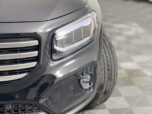 New 2025 Mercedes-Benz GLB 250 4MATIC image 7