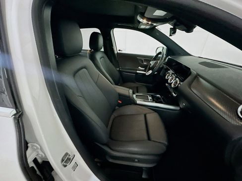 Used 2025 Mercedes-Benz GLA 250 4MATIC image 31