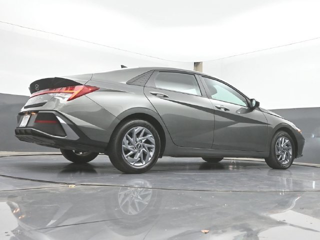 Used 2026 Hyundai Elantra Hybrid FWD image 42