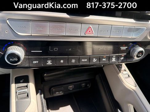 Certified 2024 Kia Telluride S w/ S Sunroof Package AWD/4WD image 21