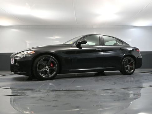 Used 2018 Alfa Romeo Giulia AWD image 54
