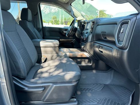 Used 2021 Chevrolet Silverado 1500 LT Trail Boss w/ Bed Protection Package image 12