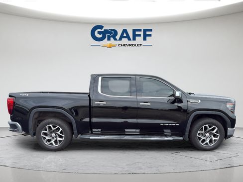 Used 2022 GMC Sierra 1500 SLT w/ SLT Convenience Package AWD/4WD image 9