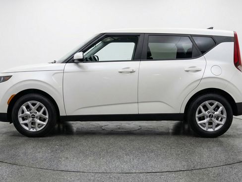 Used 2025 Kia Soul LX w/ LX Technology Package FWD image 5