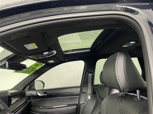 Used 2025 Hyundai Palisade Calligraphy image 17