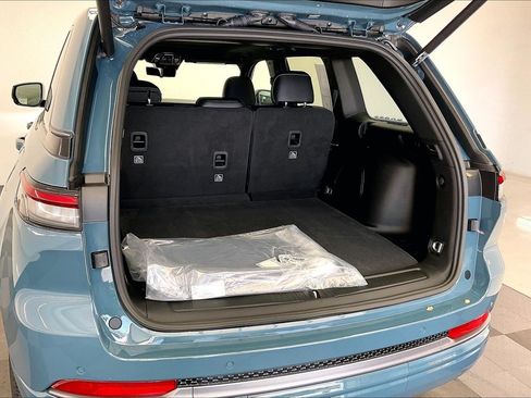 New 2027 Jeep Grand Cherokee Limited AWD/4WD image 11