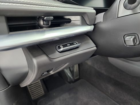 Used 2022 Chevrolet Corvette Stingray Premium Conv w/ Z51 Performance Package image 37