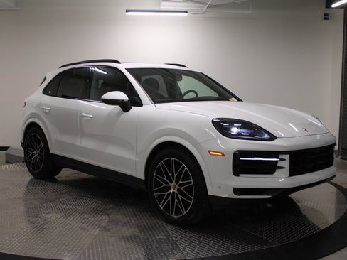 Certified 2025 Porsche Cayenne image 13