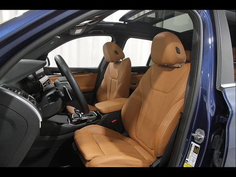 Used 2023 BMW X3 xDrive30i w/ Premium Package AWD/4WD image 5