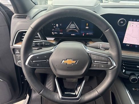 Used 2025 Chevrolet Suburban High Country image 7