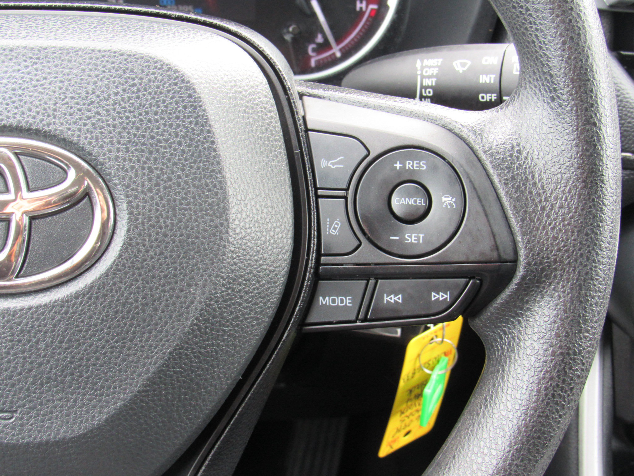 Used 2025 Toyota RAV4 LE AWD/4WD image 20