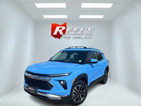 Used 2024 Chevrolet TrailBlazer LT w/ Convenience Package AWD/4WD image 1