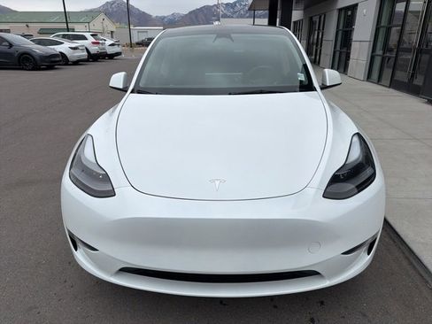 Used 2023 Tesla Model Y Long Range image 2