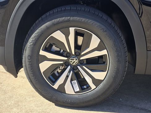 New 2026 Volkswagen Atlas SE image 10