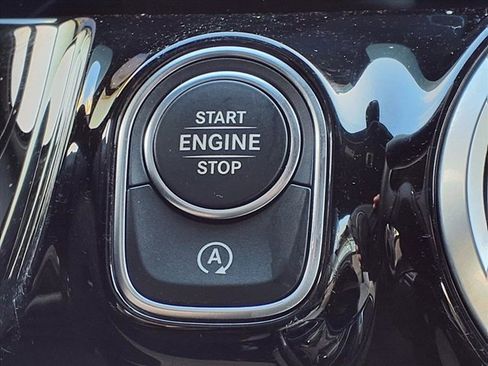 Used 2025 Mercedes-Benz GLA 250 4MATIC image 25