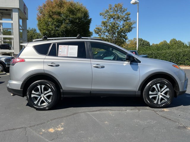 Used 2018 Toyota RAV4 LE AWD/4WD image 7