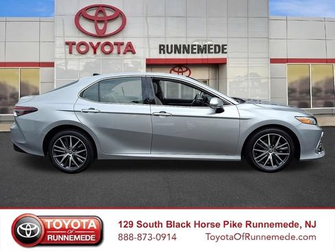 Used 2022 Toyota Camry XLE AWD/4WD image 7