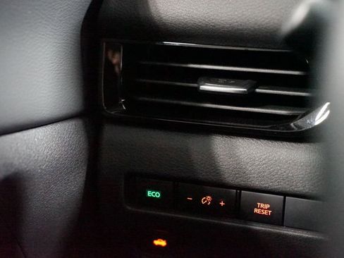 Used 2025 Nissan Sentra SV FWD image 22