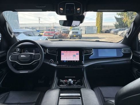 Used 2022 Jeep Wagoneer Series III w/ Premium Group I image 17