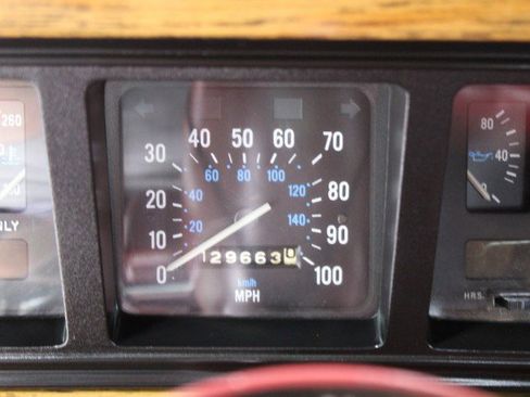 Used 1986 Jeep Grand Wagoneer image 19