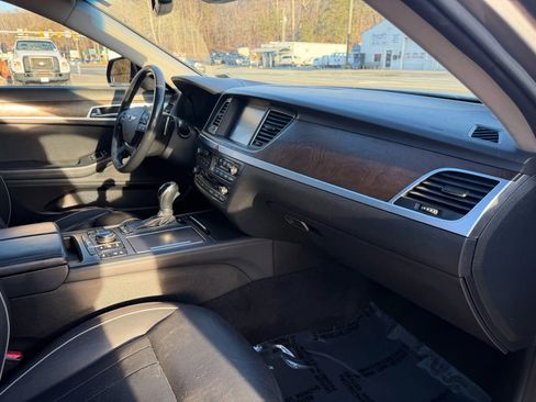 Used 2015 Hyundai Genesis 3.8 w/ Option Group 04 image 18