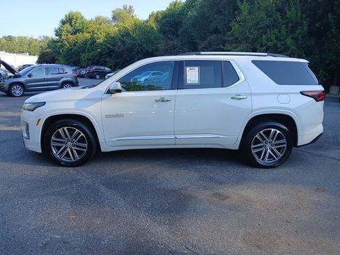 Used 2022 Chevrolet Traverse High Country image 2