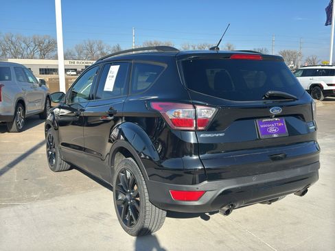 Used 2017 Ford Escape SE w/ Equipment Group 201A image 6