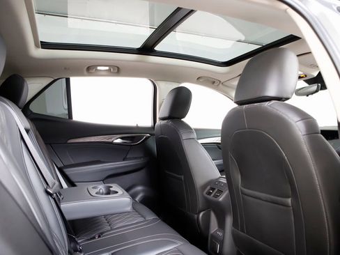 Used 2022 Buick Envision Avenir w/ Technology Package II image 10