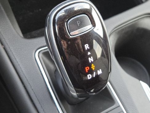 Used 2022 Cadillac XT4 Luxury w/ Cold Weather Package image 29