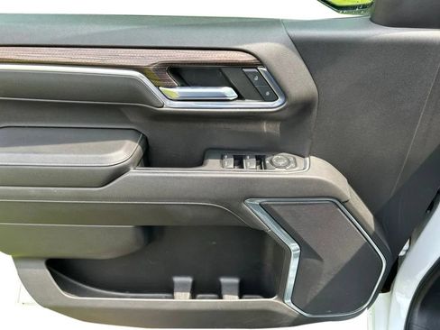 Used 2022 Chevrolet Silverado 1500 RST AWD/4WD image 13